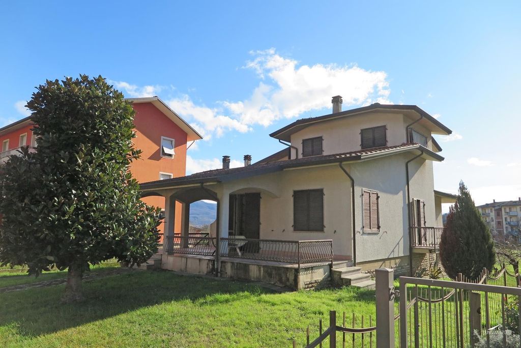 Property photo 2 of 61
