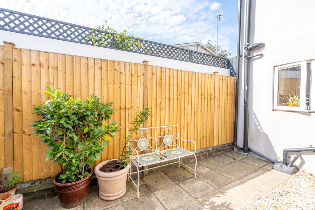 Property photo 2 of 18 Photo 17