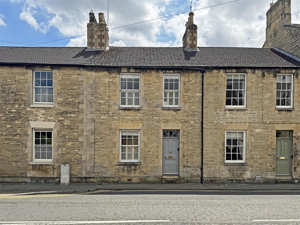 Property photo 1 of 18 St Leonards Street, Stamford