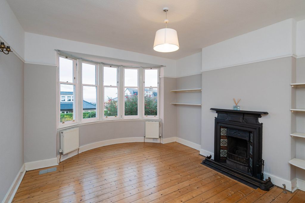 Property photo 2 of 39