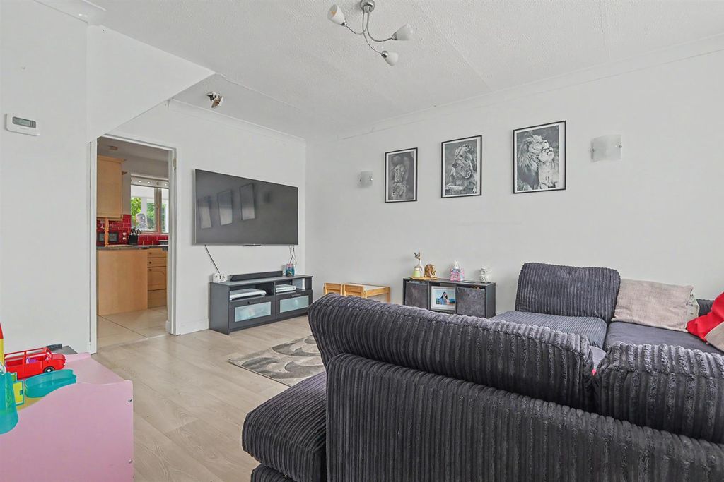 Property photo 2 of 19