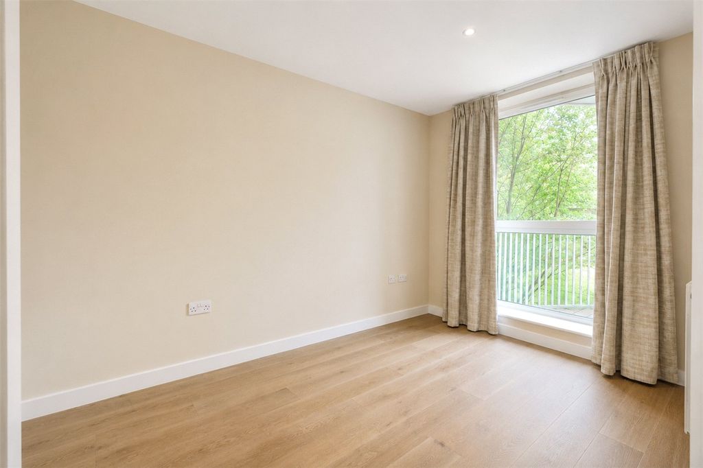 Property photo 3 of 6 Picture No. 04