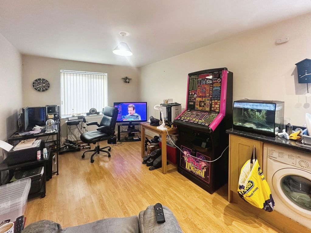 Property photo 3 of 7 Picture No. 06