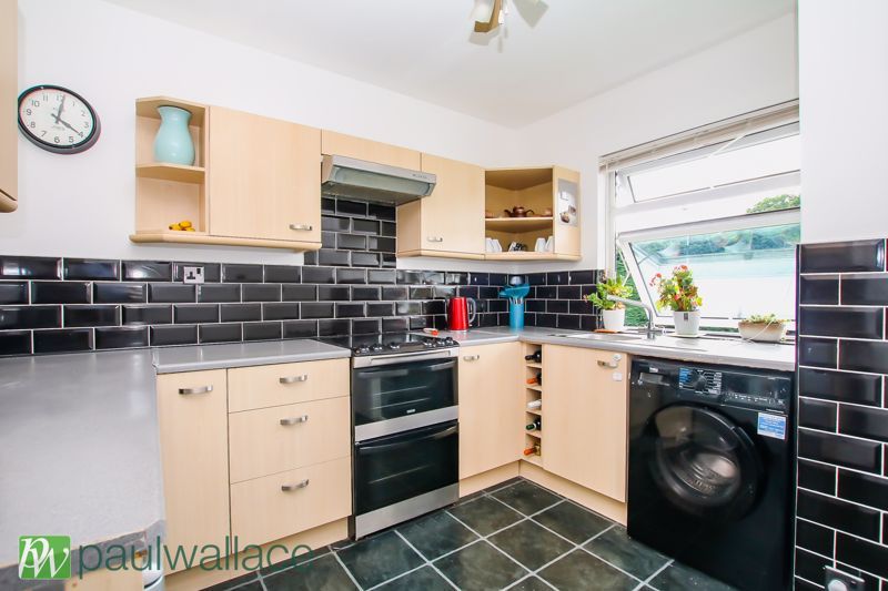 Property photo 3 of 10 Kitchen