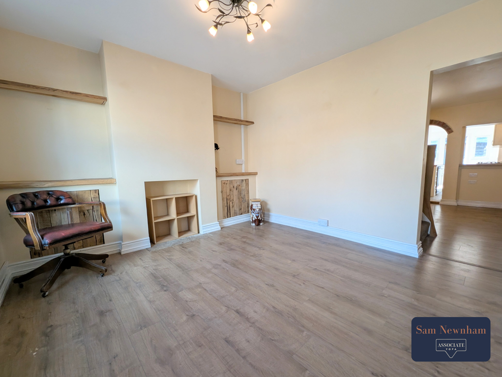 Property photo 3 of 17 Dining Room