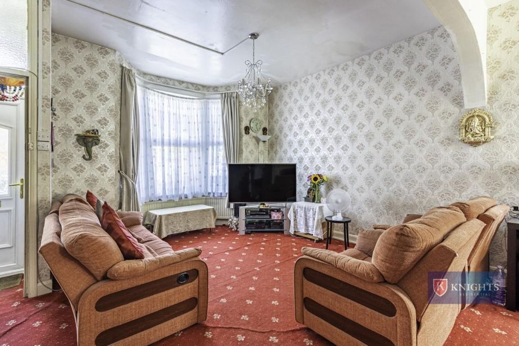 Property photo 2 of 13