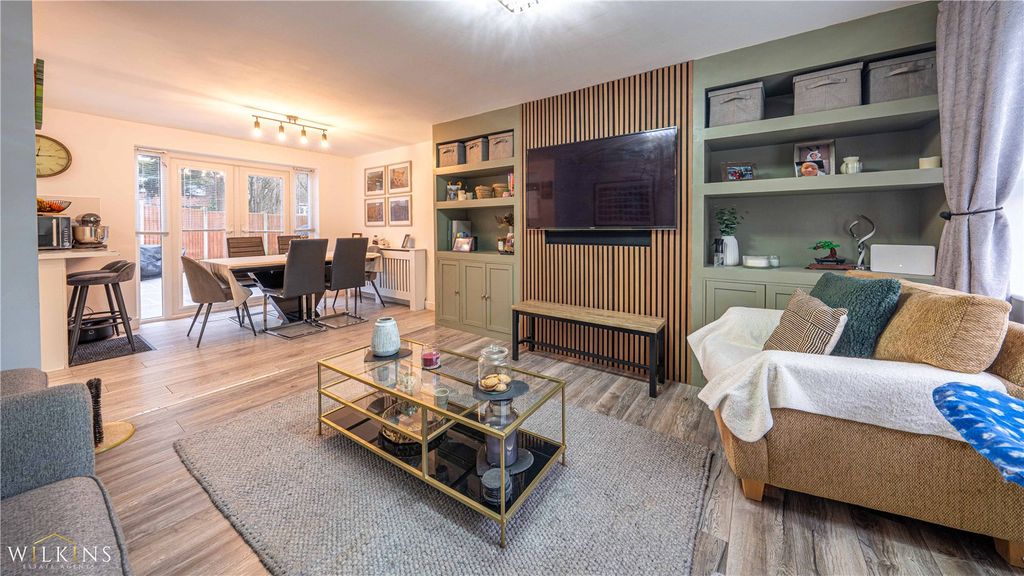 Property photo 2 of 26 Picture No. 15