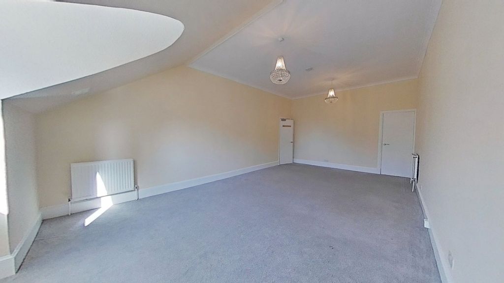 Property photo 3 of 15 Picture No. 05