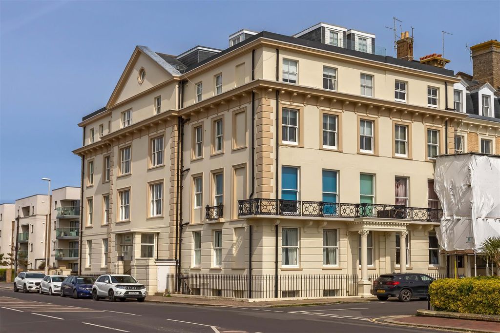 Property photo 1 of 16 West Mansions_16.Jpg