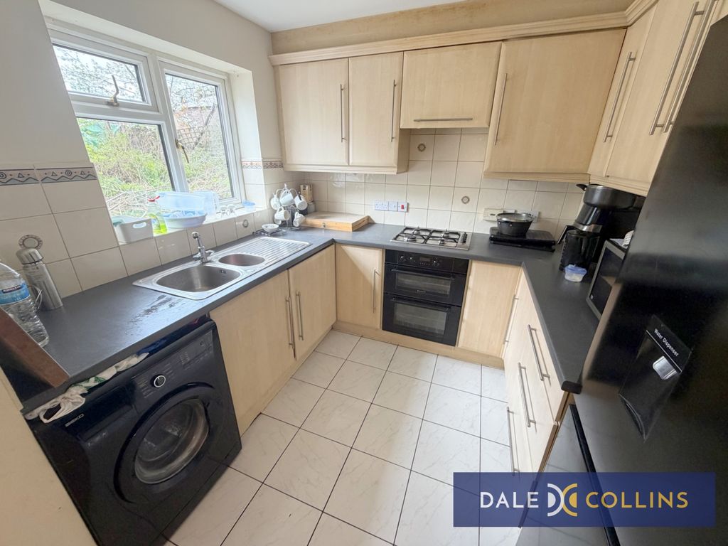 Property photo 3 of 18 Photo 11