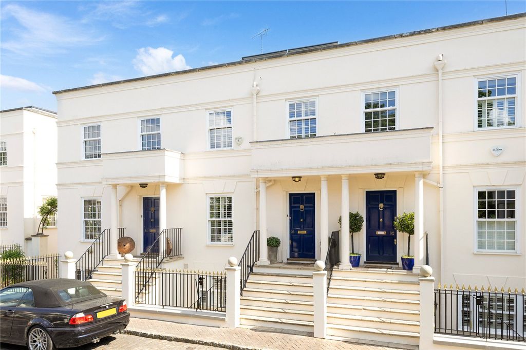 Property photo 1 of 16 Seaton Close