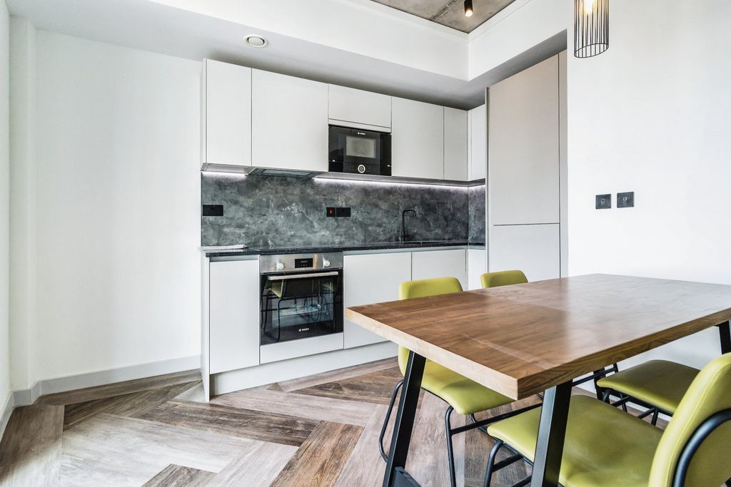 Property photo 3 of 18 Photo