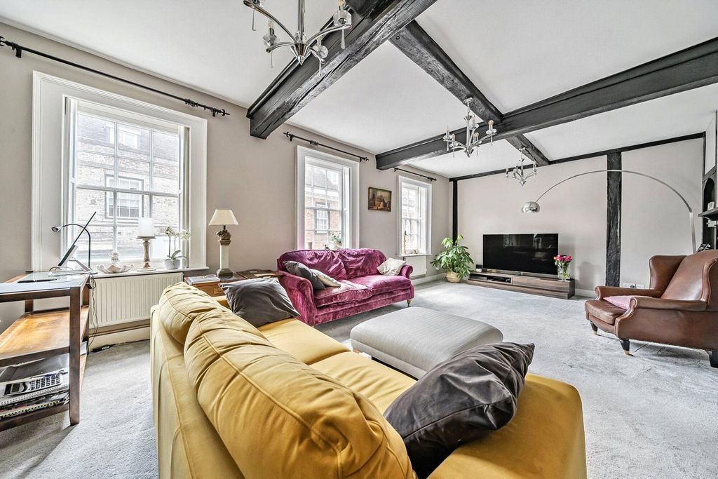 Property photo 2 of 18 2