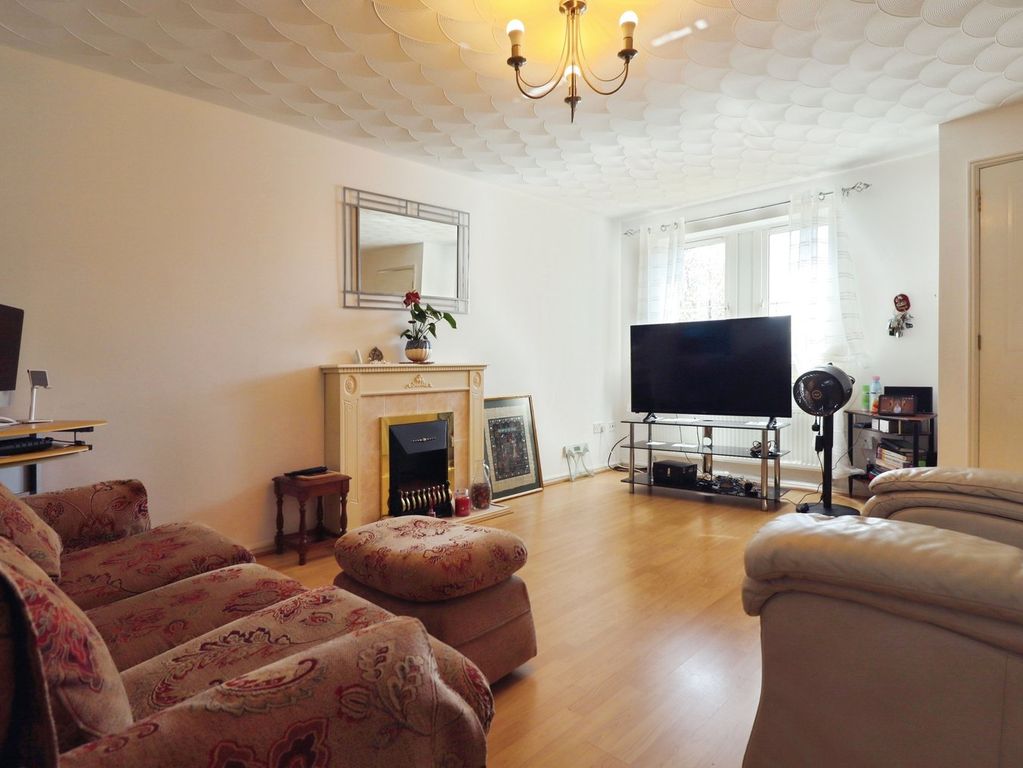 Property photo 2 of 20