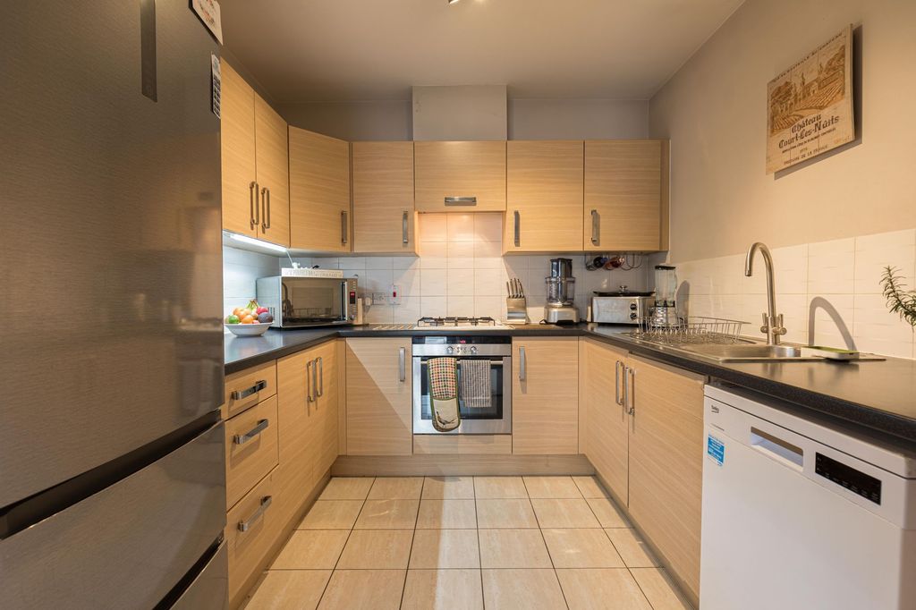 Property photo 3 of 14 Photo 6