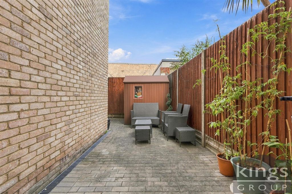 Property photo 2 of 22