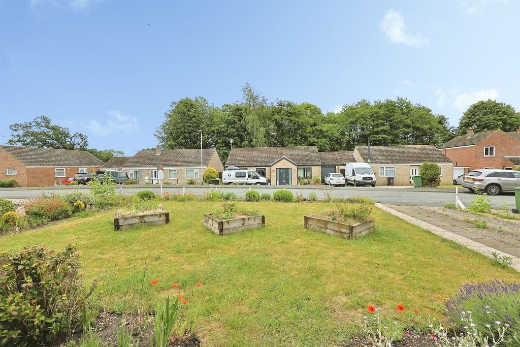 Property photo 2 of 19