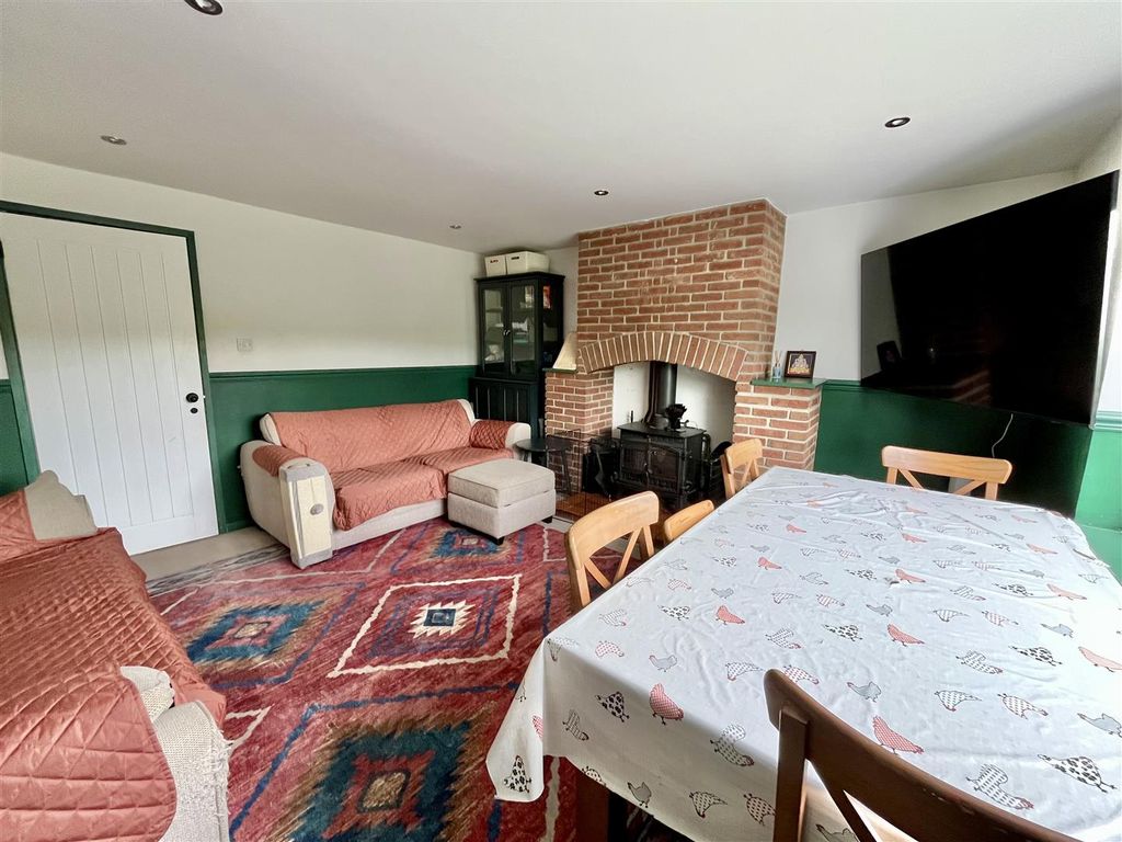 Property photo 3 of 26