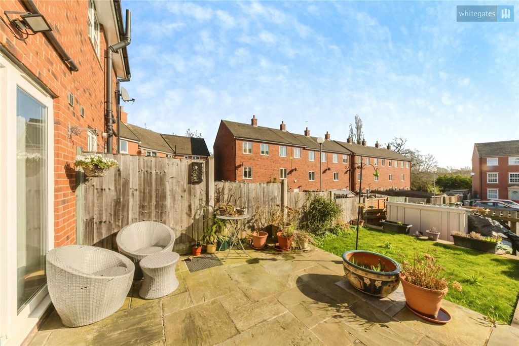 Property photo 2 of 17 Picture No. 15