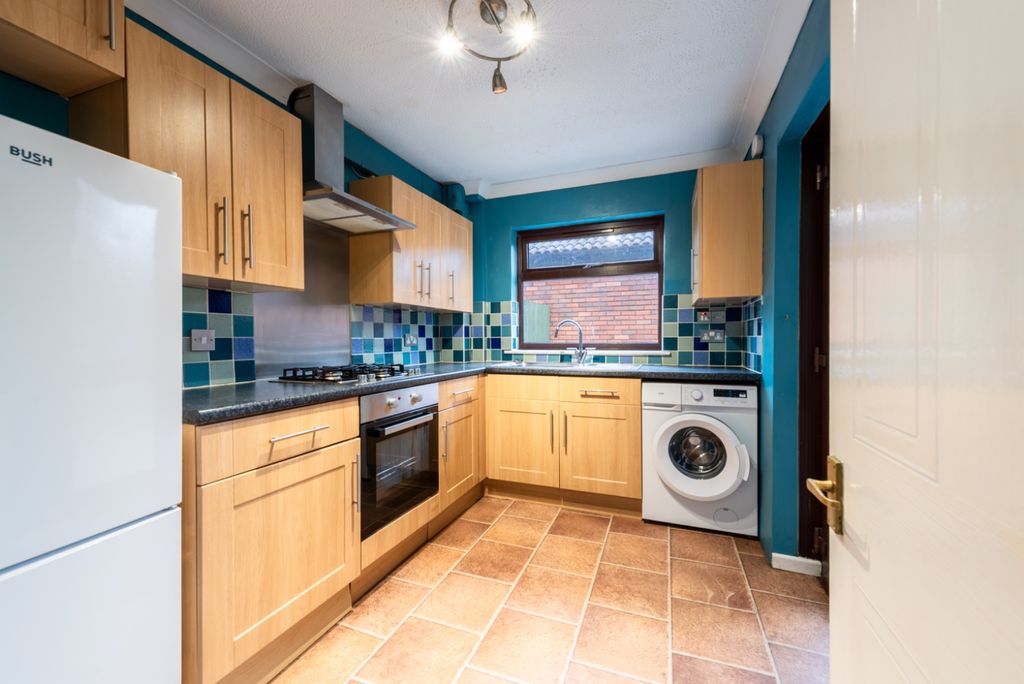 Property photo 3 of 21 4724303