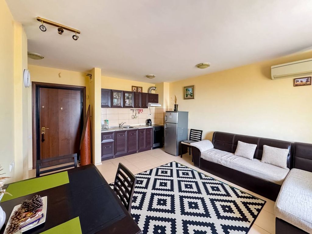 Property photo 3 of 13