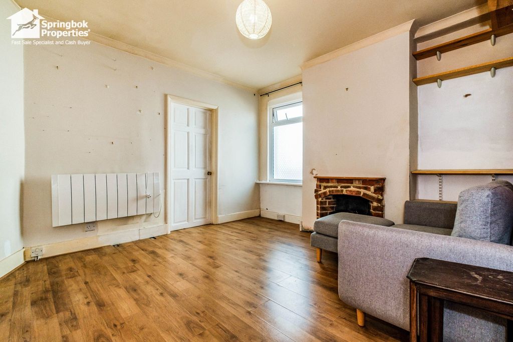 Property photo 3 of 11 Image 2