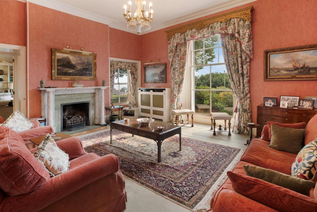 Property photo 2 of 31 Image