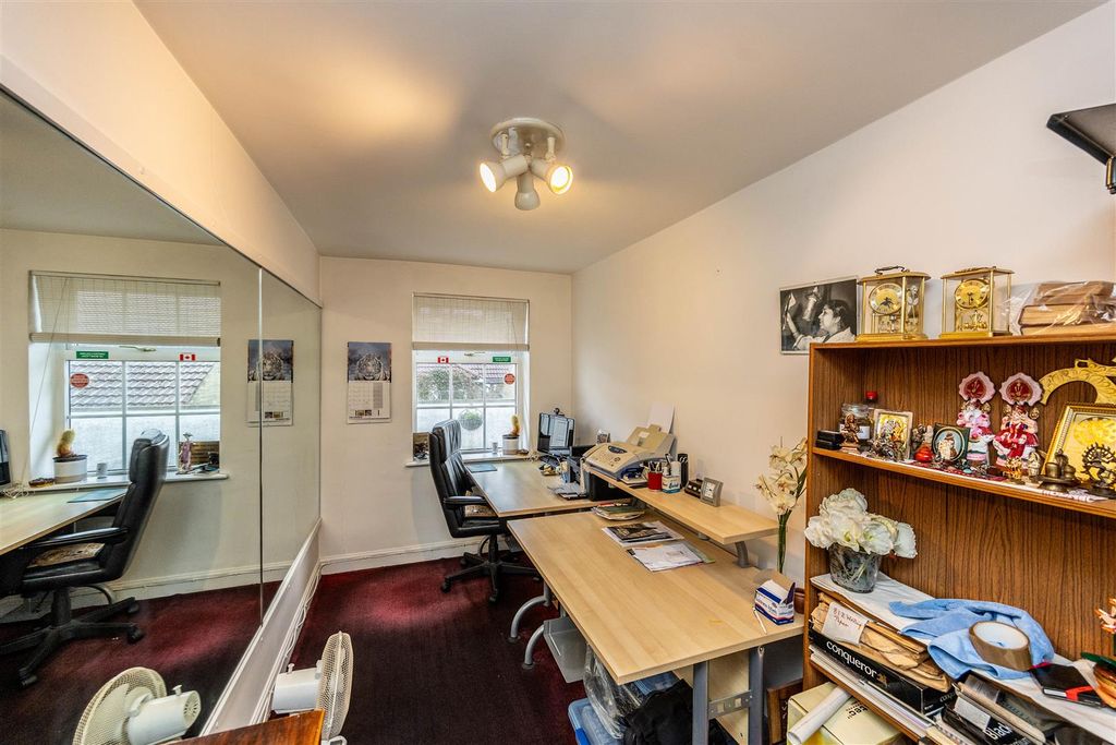 Additional image 29 of 4 bed property for saleWoodside Road, Huddersfield HD4