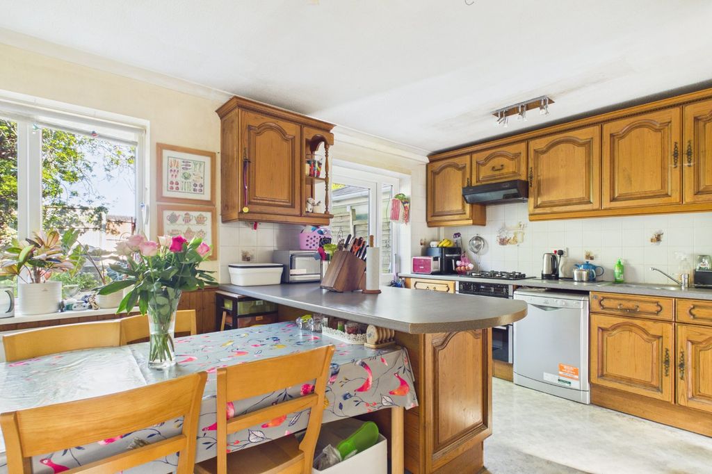 Property photo 2 of 8 Picture No. 05