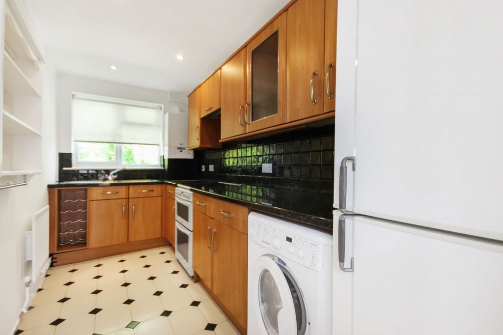 Property photo 2 of 12 Kitchen