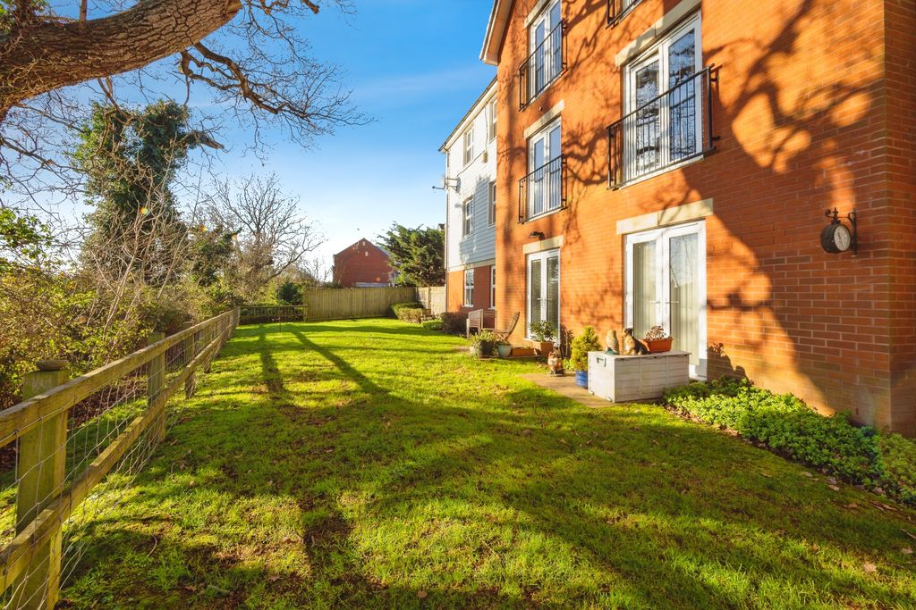 Property photo 2 of 18