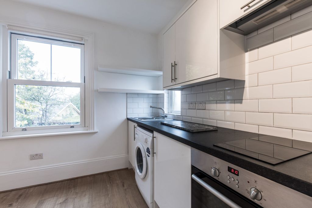 Property photo 3 of 9 Kitchen (Example)