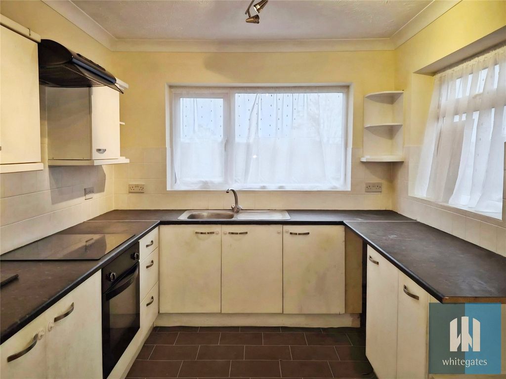 Property photo 2 of 22 Picture No. 21