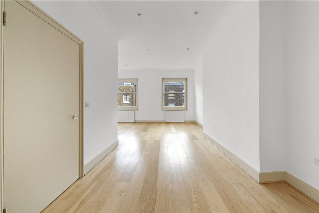 Property photo 3 of 16 Picture No. 06