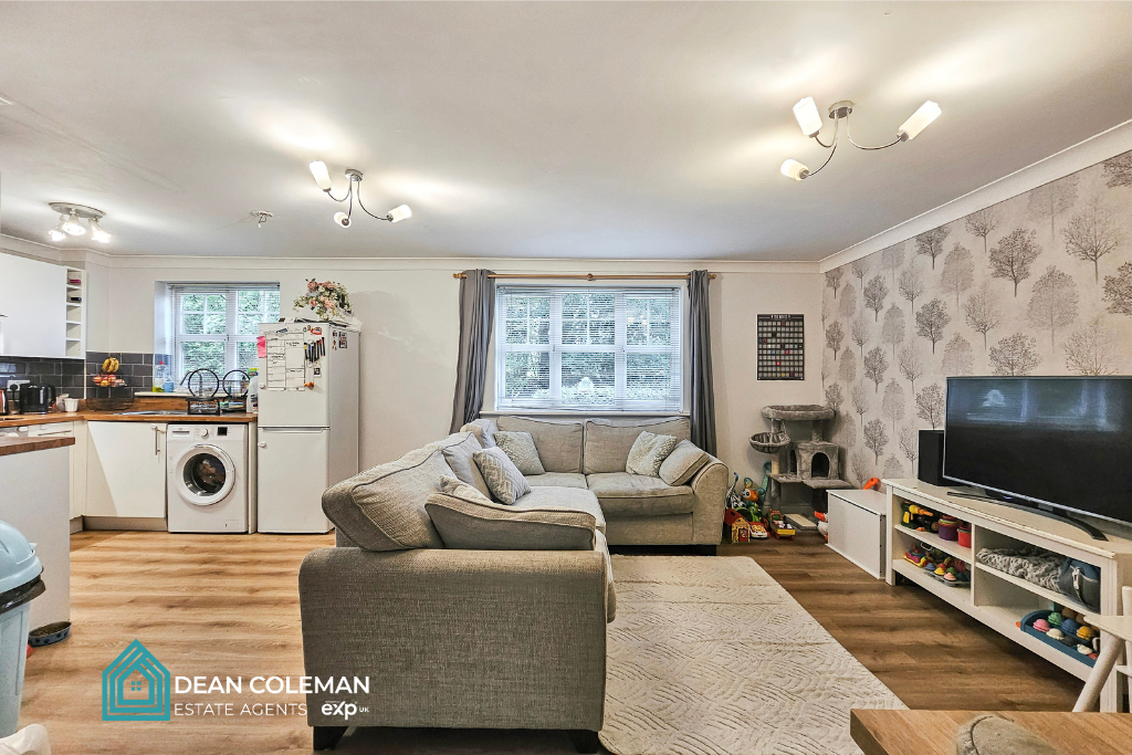 Property photo 2 of 8