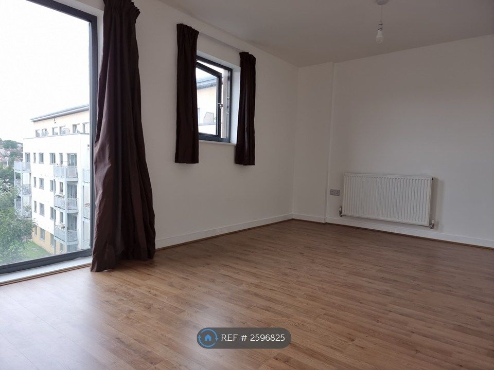 Property photo 3 of 7