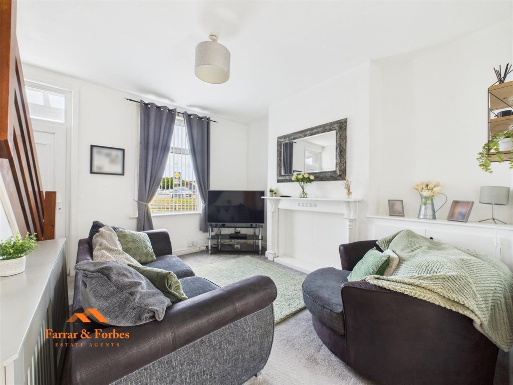 Property photo 2 of 16 Cam03956G0-Pr0109-Still004.Jpg