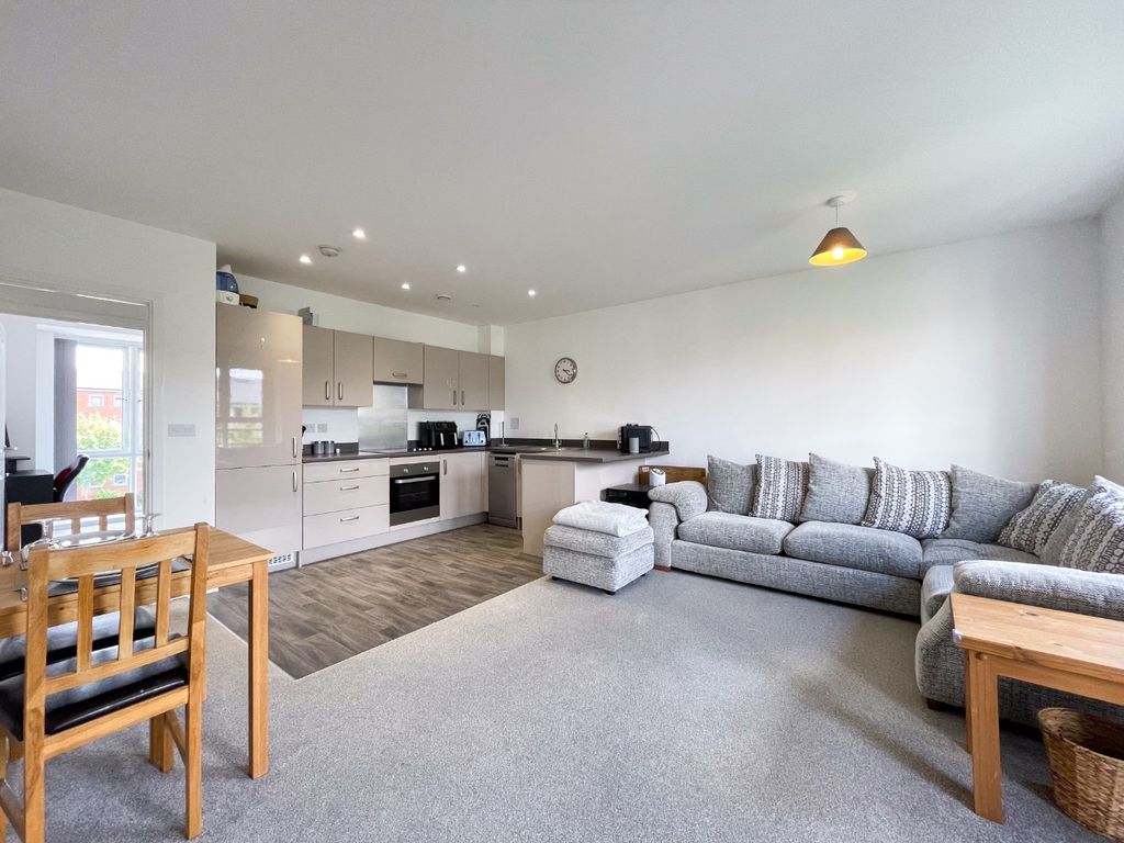 Property photo 2 of 13 4323495