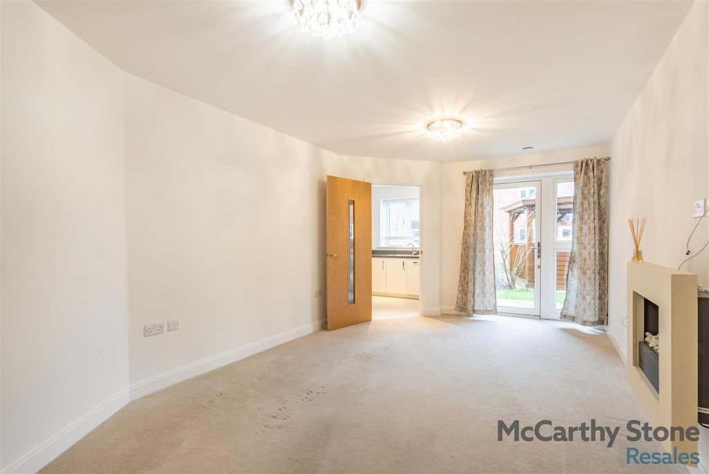 Property photo 3 of 25 8674989-Interior08.Jpg