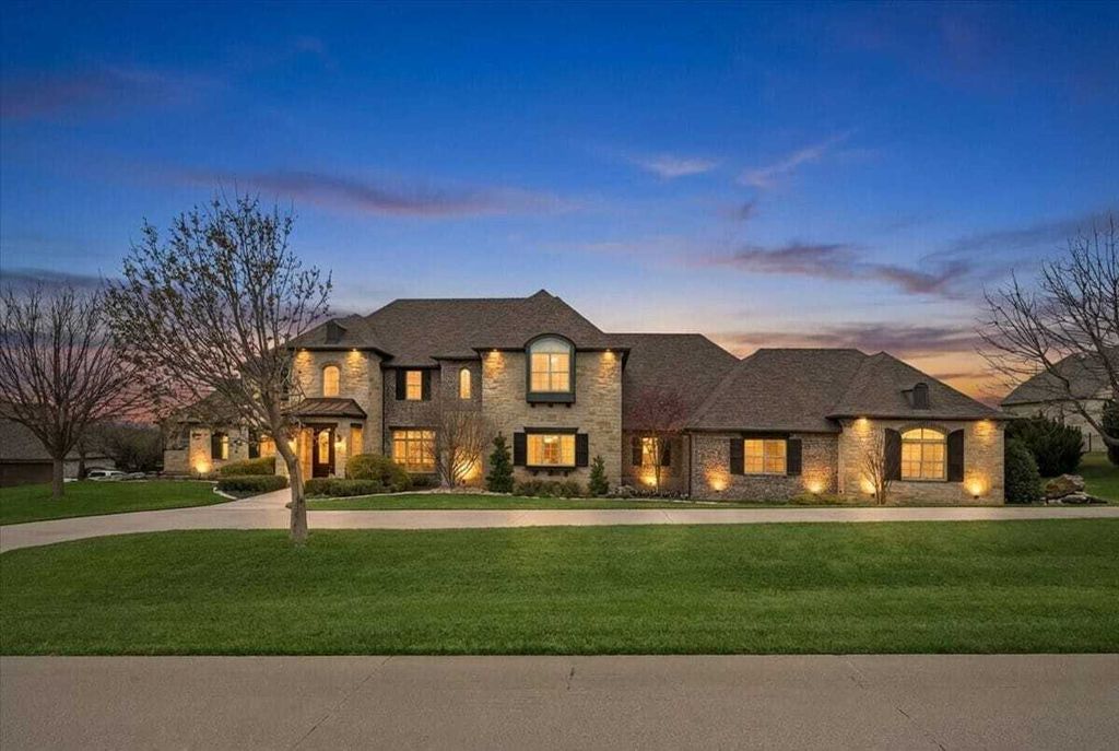 Property photo 1 of 31