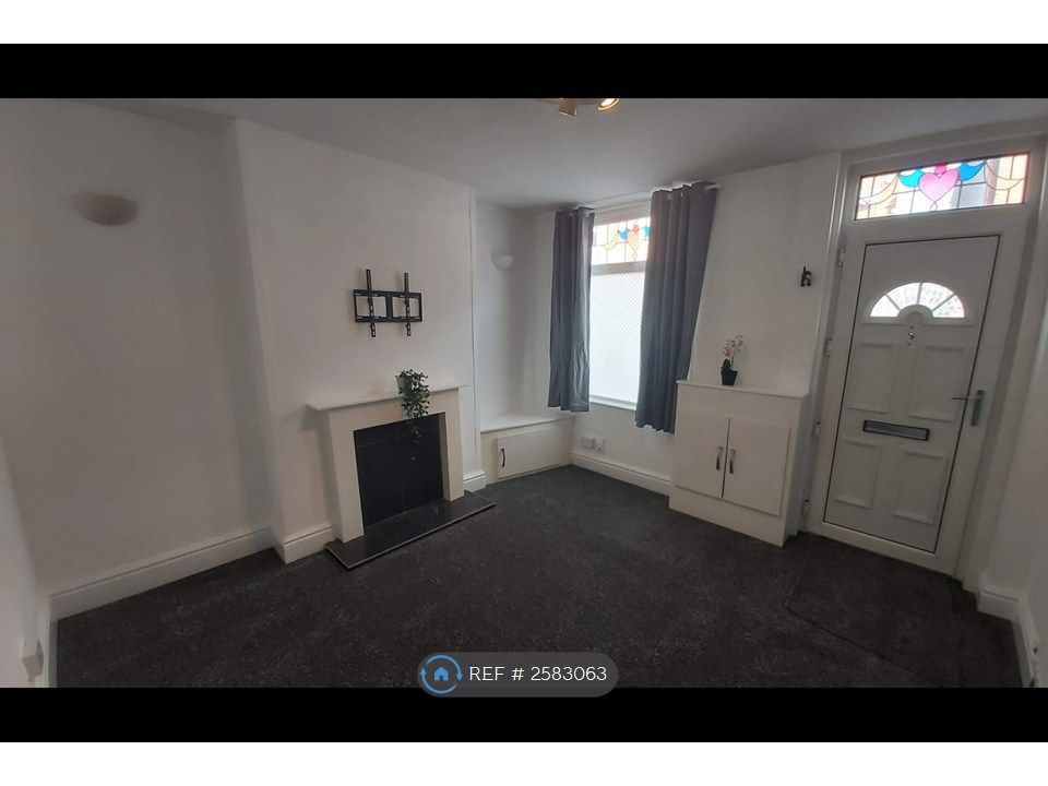 Property photo 3 of 15 Front Lounge