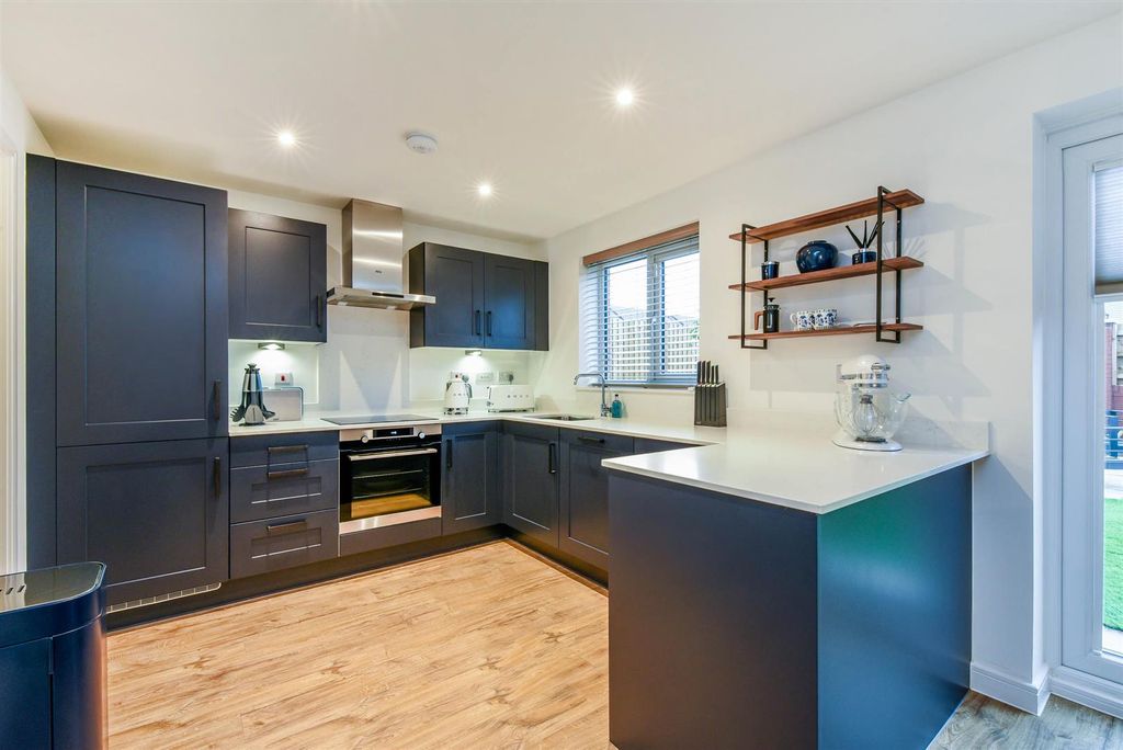 Property photo 3 of 24 Kitchen/Diner