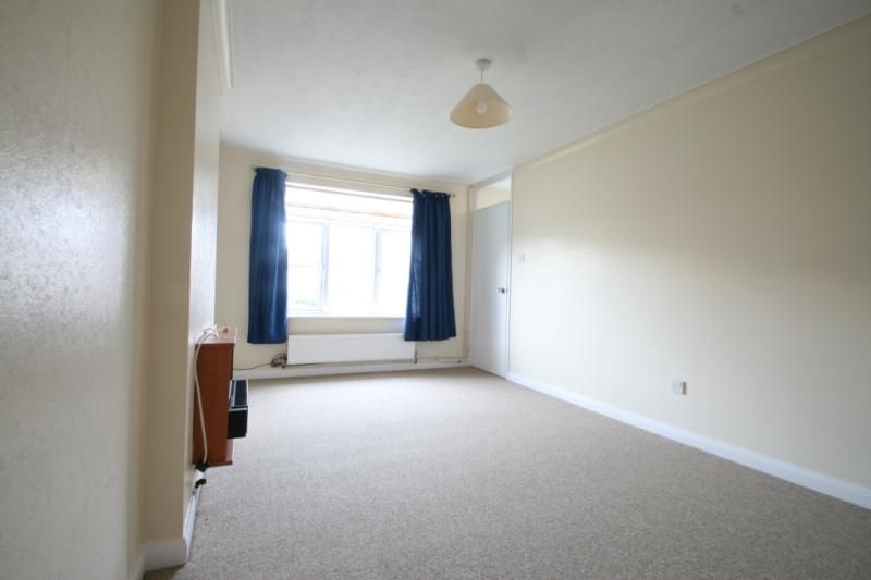 Property photo 3 of 5 Lounge 2