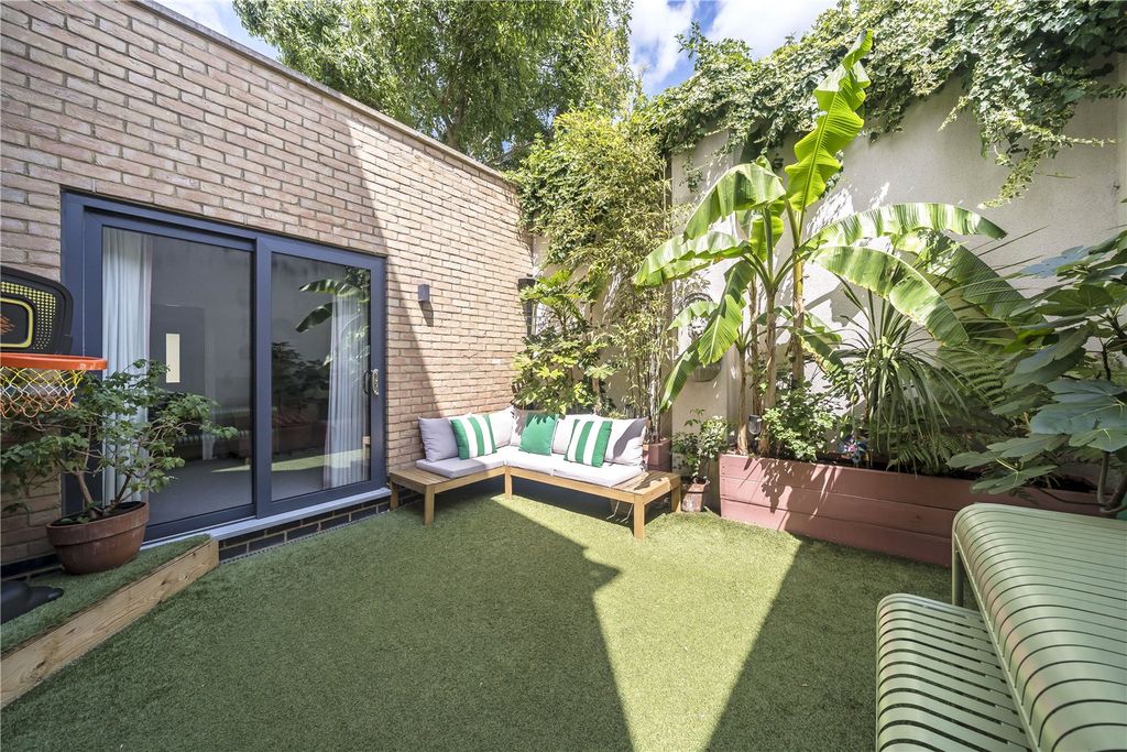 Property photo 2 of 12 Picture No. 13