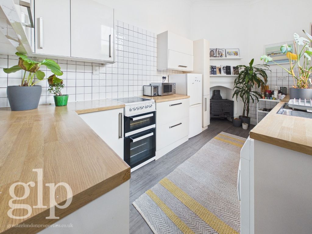 Property photo 2 of 16 4939694