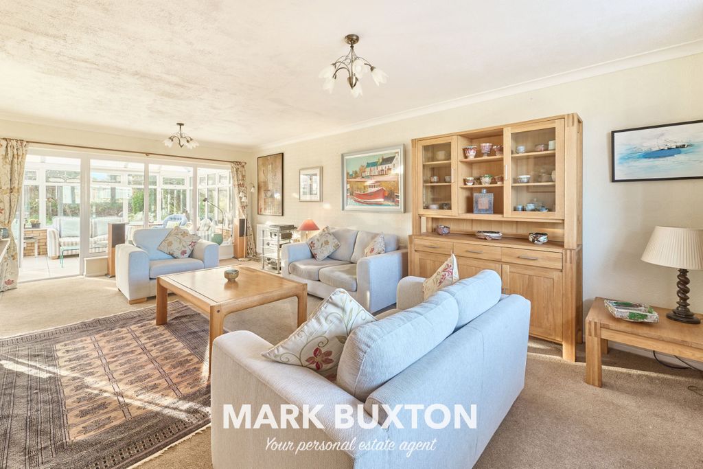 Property photo 2 of 33