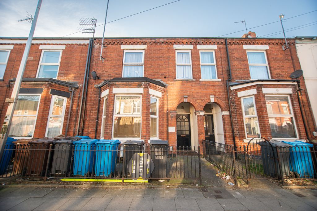 Property photo 1 of 5