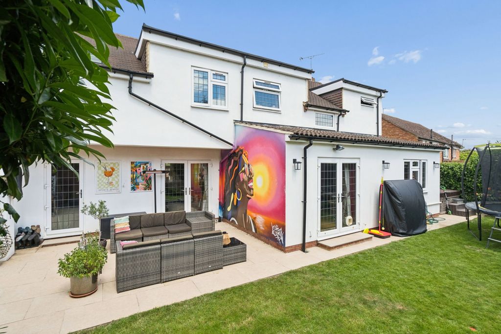 Property photo 2 of 16