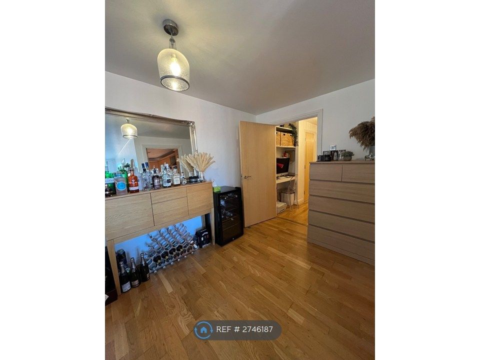 Property photo 3 of 19 Living/Dining Room