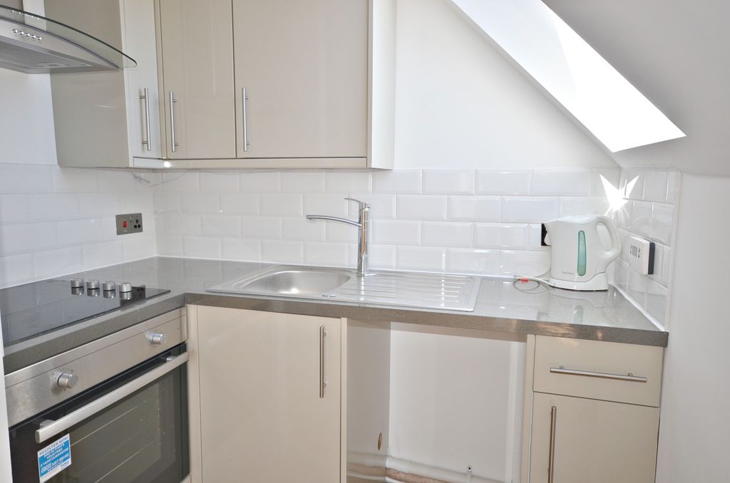 Property photo 2 of 7 Kitchen.Jpg